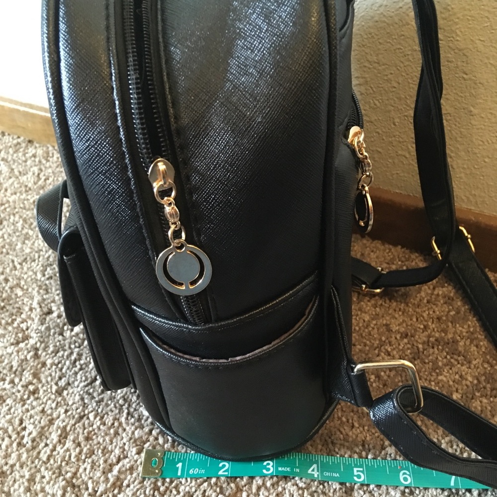 Small black backpack! - Picture 5 of 6